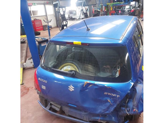 Usados Ventanilla detrás Suzuki Swift (ZA/ZC/ZD1/2/3/9) 1.3 VVT 16V Precio de solicitud ofrecido por N Kossen Autorecycling BV