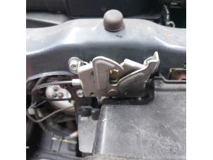 Used Bonnet lock mechanism Suzuki Alto Price on request offered by N Kossen Autorecycling BV