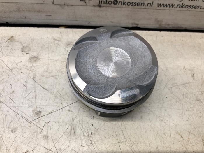 Neuf Piston Peugeot 208 Prix € 266,20 Prix TTC proposé par N Kossen Autorecycling BV