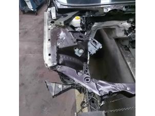 Usados Barra de chasis delante Jaguar XF Precio de solicitud ofrecido por N Kossen Autorecycling BV