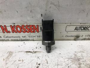Usados Sensor de presión de combustible Renault Master Precio de solicitud ofrecido por N Kossen Autorecycling BV