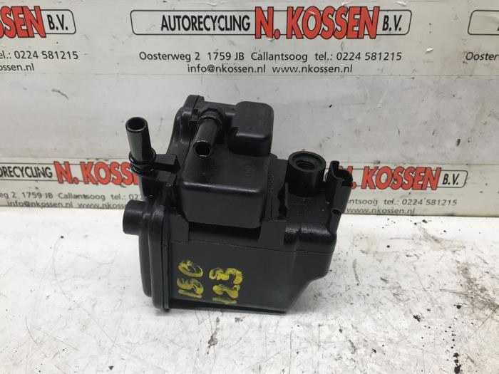 Begagnade Bränslefilterhus Volvo S40 (VS) 1.8 16V Pris på förfrågan erbjuds av N Kossen Autorecycling BV