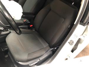 Gebrauchte Sitz links Volkswagen Polo V (6R) 1.0 TSI 12V BlueMotion Preis auf Anfrage angeboten von N Kossen Autorecycling BV