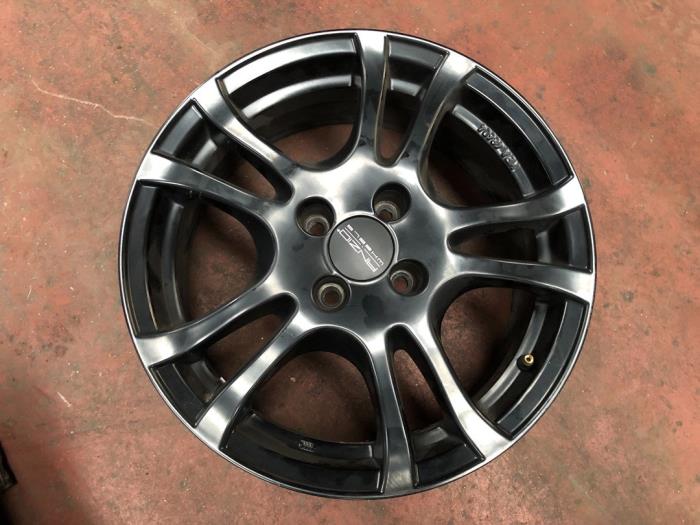 Używane Obrecz Fiat Punto Evo (199) 1.3 JTD Multijet 85 16V Euro 5 Cena na żądanie oferowane przez N Kossen Autorecycling BV