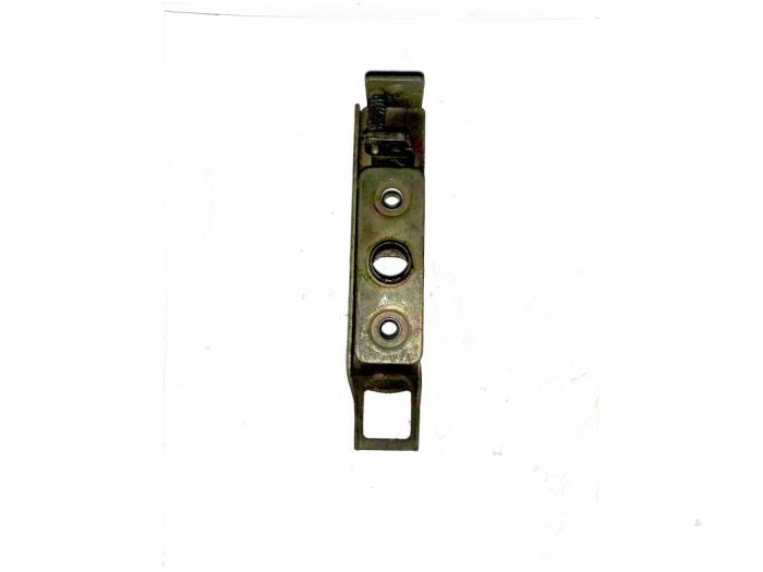 Bonnet lock mechanism from a Mercedes-Benz Sprinter 2t (901/902) 208 CDI 16V 2004