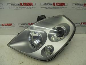 Used Headlight, left Ssang Yong Rexton 2.7 Xdi RX/RJ 270 16V Price on request offered by N Kossen Autorecycling BV