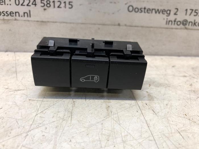 Central locking switch from a Opel Vivaro 2021