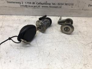 Used Door lock cylinder, left Peugeot 206 (2A/C/H/J/S) 1.6 16V Price on request offered by N Kossen Autorecycling BV