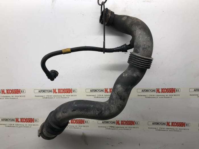 Usagé Tube intercooler Renault Master II (FD/HD) 2.2 dCi 16V Prix sur demande proposé par N Kossen Autorecycling BV