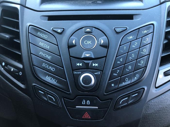 Unidad de control multimedia de un Ford Fiesta 6 (JA8) 1.6 16V Sport 2015