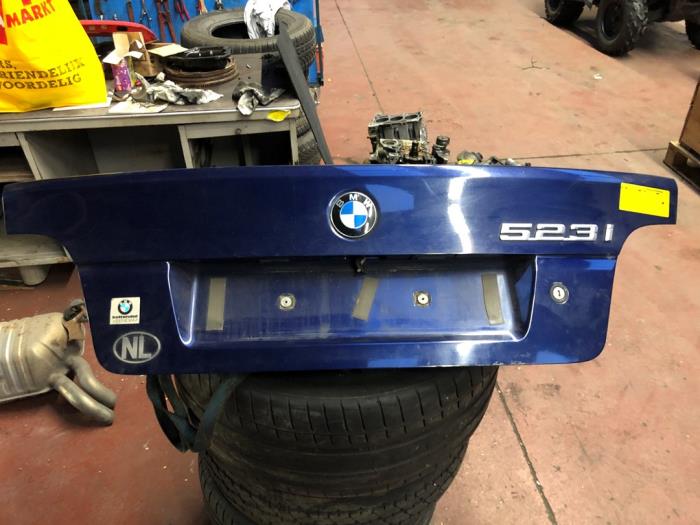 Boot lid from a BMW 5 serie (E39) 523i 24V 1996