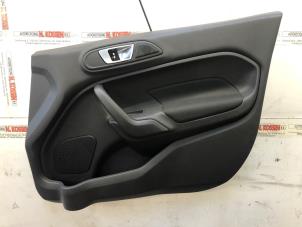 Używane Tapicerka drzwi prawych przednich wersja 4-drzwiowa Ford Fiesta 6 (JA8) 1.6 16V Sport Cena na żądanie oferowane przez N Kossen Autorecycling BV