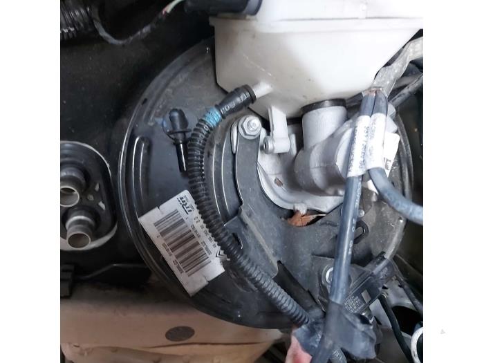 Usagé Servo frein Citroen Berlingo 1.6 BlueHDI 75 Prix sur demande proposé par N Kossen Autorecycling BV