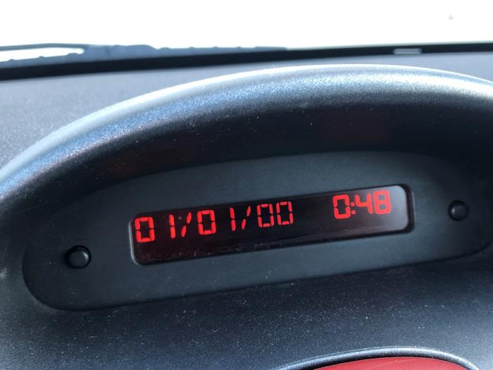 Begagnade Innerdisplay Peugeot 206 (2A/C/H/J/S) 1.4 XR,XS,XT,Gentry Pris på förfrågan erbjuds av N Kossen Autorecycling BV