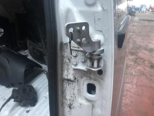 Used Rear door hinge, right Citroen Berlingo 1.6 BlueHDI 75 Price on request offered by N Kossen Autorecycling BV