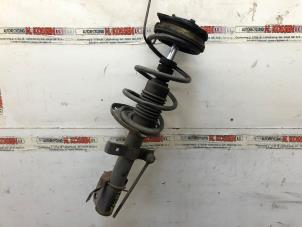 Used Front shock absorber rod, right Renault Clio III (BR/CR) 1.2 16V 75 Price on request offered by N Kossen Autorecycling BV