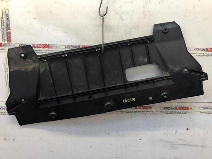 Engine protection panel from a Nissan Qashqai (J10) 1.6 16V 2010
