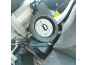 Usados Juego de cerraduras Nissan Micra (K12) 1.2 16V Precio de solicitud ofrecido por N Kossen Autorecycling BV