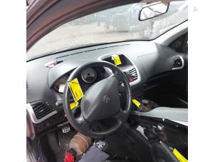 Używane Airbag set + dashboard Peugeot 206+ (2L/M) 1.4 XS Cena na żądanie oferowane przez N Kossen Autorecycling BV