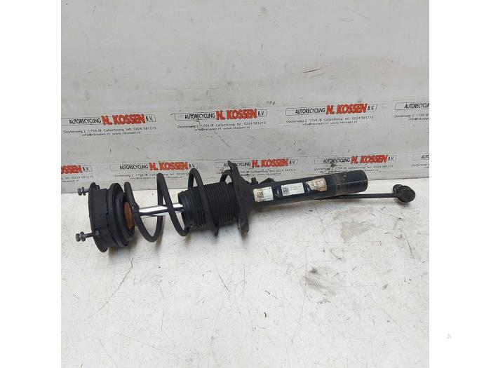 Front shock absorber rod, right from a Volkswagen Golf 2018