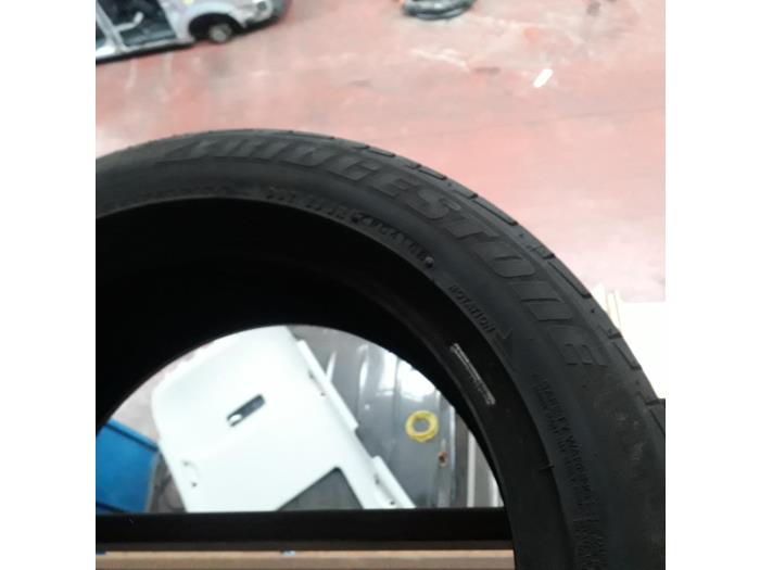 Używane Opona Cena na żądanie oferowane przez N Kossen Autorecycling BV