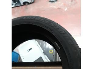Usados Neumático Precio de solicitud ofrecido por N Kossen Autorecycling BV
