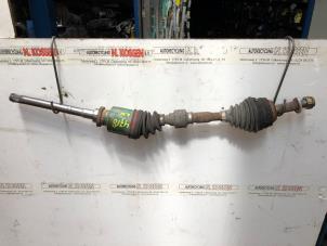 Used Front drive shaft, left Mitsubishi Outlander (CU) 2.0 16V 4x4 Price on request offered by N Kossen Autorecycling BV