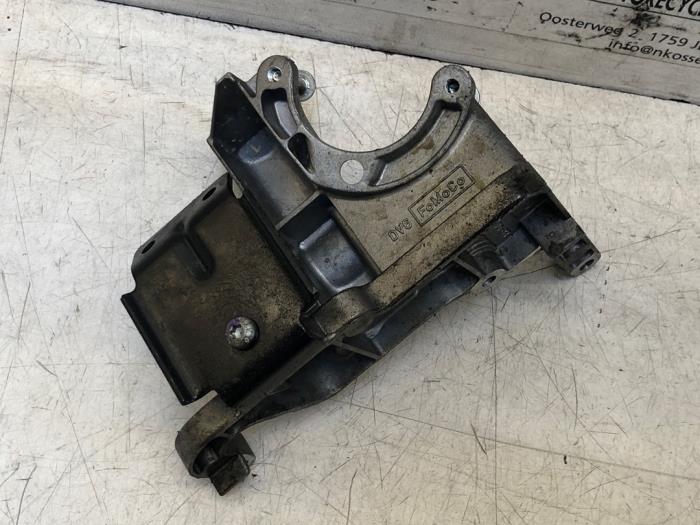 Engine mount from a Ford C-Max 2012