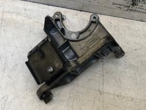 Engine mount from a Ford C-Max 2012