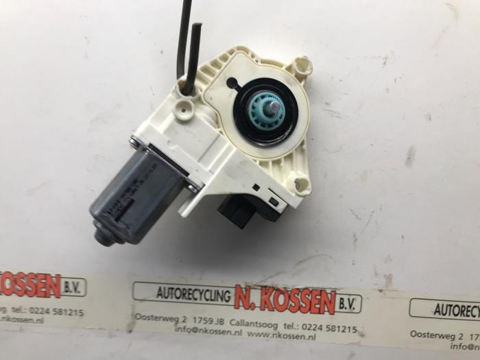Usados Motor de ventanilla de puerta Audi A6 Precio de solicitud ofrecido por N Kossen Autorecycling BV