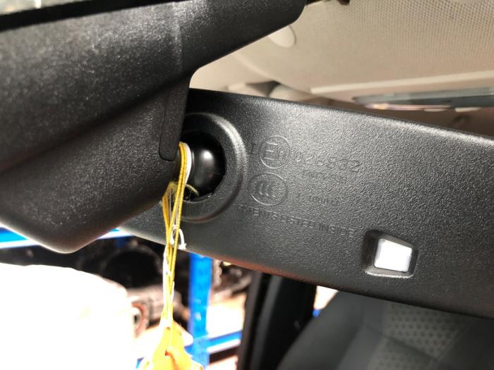 Retrovisor interior de un Ford Fiesta 6 (JA8) 1.6 TDCi 16V ECOnetic 2012