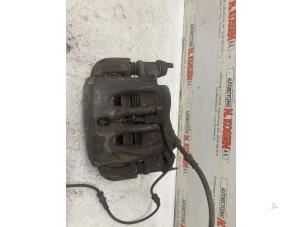 Used Front brake calliper, right Mercedes Sprinter 3,5t (906.63) 314 CDI 16V Price on request offered by N Kossen Autorecycling BV