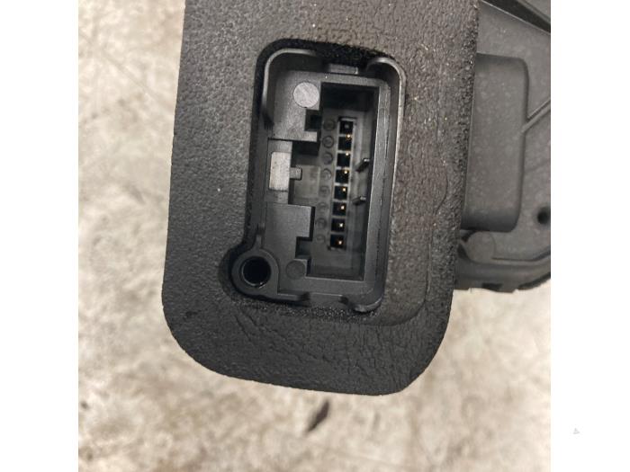Door lock mechanism 4-door, front left from a Volkswagen Golf VII (AUA) 2.0 GTI 16V Performance Package 2018