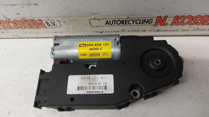 Używane Silnik szyberdachu Fiat Stilo (192A/B) 1.6 16V 3-Drs. Cena na żądanie oferowane przez N Kossen Autorecycling BV