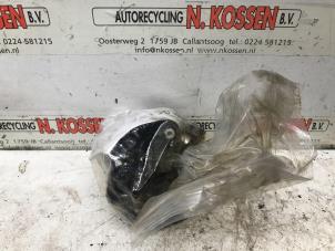 Used Tappet Mercedes C-Klasse Price on request offered by N Kossen Autorecycling BV