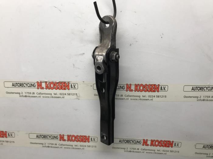 Used Engine mount Volkswagen Golf VII (AUA) 2.0 GTI 16V Performance Package Price on request offered by N Kossen Autorecycling BV
