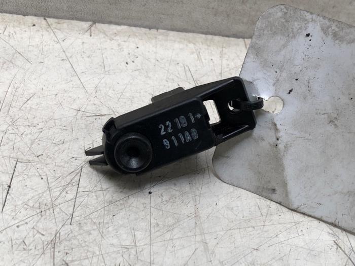 Begagnade Innetemperatursensor Chrysler Voyager Pris på förfrågan erbjuds av N Kossen Autorecycling BV
