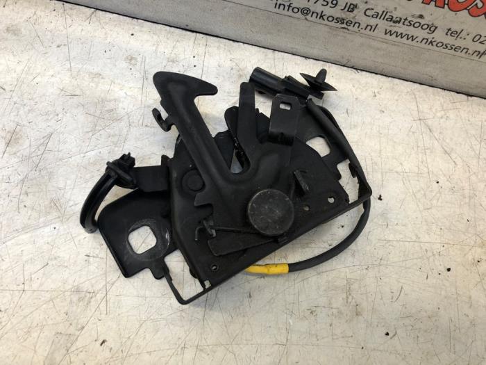 Tailgate lock mechanism Renault Clio 656011705R