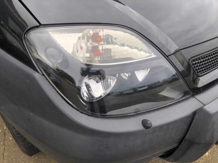 Używane Reflektor prawy Renault Scénic I (JA) 2.0 16V RX4 Cena na żądanie oferowane przez N Kossen Autorecycling BV