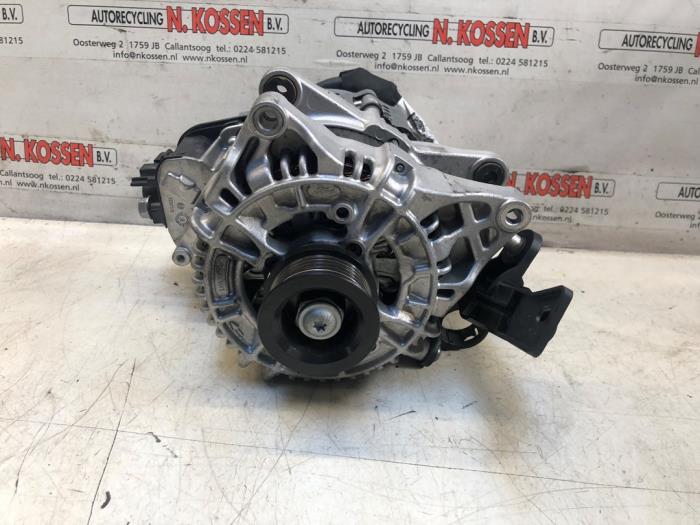 Dynamo van een Ford Focus 4 Wagon 1.0 EcoBoost 12V Hybrid 125 2020