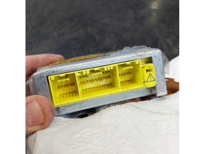 Begagnade Airbagmodul Lexus IS (E2) 200 2.0 24V Pris på förfrågan erbjuds av N Kossen Autorecycling BV