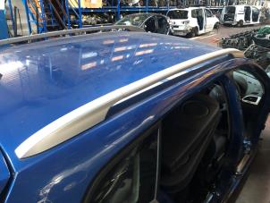 Używane Reling dachowy prawy Renault Megane Break Cena na żądanie oferowane przez N Kossen Autorecycling BV