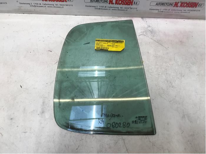 Usados Ventanilla triangular derecha detrás Renault Megane Break/Grandtour (KA) 1.9 dCi Precio de solicitud ofrecido por N Kossen Autorecycling BV