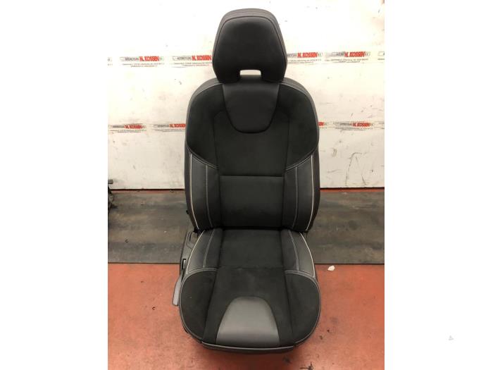 Używane Fotel prawy Volvo V40 Cena na żądanie oferowane przez N Kossen Autorecycling BV