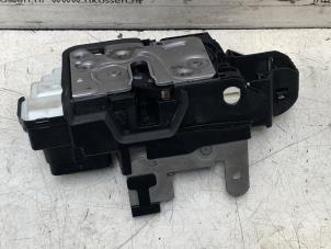 Used Rear door mechanism 4-door, right Volvo V40 (MV) 1.5 T3 16V Geartronic Price on request offered by N Kossen Autorecycling BV