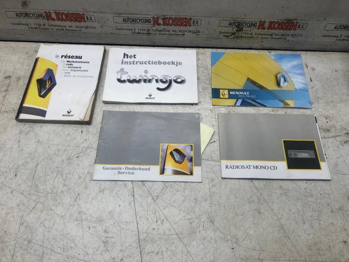 Używane Instrukcja Renault Twingo (C06) 1.2 Cena na żądanie oferowane przez N Kossen Autorecycling BV