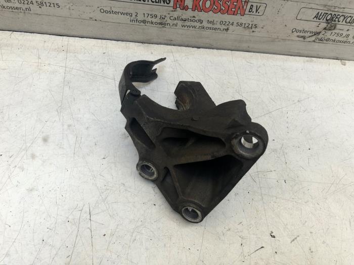 Used Engine mount Opel Vivaro Price on request offered by N Kossen Autorecycling BV