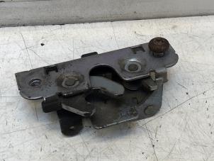 Usagé Serrure de coffre Dodge Ram 3500 Standard Cab (DR/DH/D1/DC/DM) 5.7 V8 Hemi 1500 4x4 Prix sur demande proposé par N Kossen Autorecycling BV