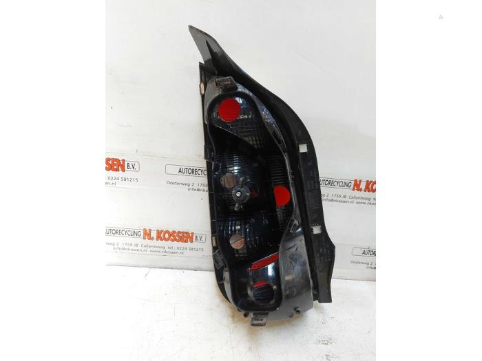 Taillight, right from a Volkswagen Up! (121) 1.0 12V 60 2016