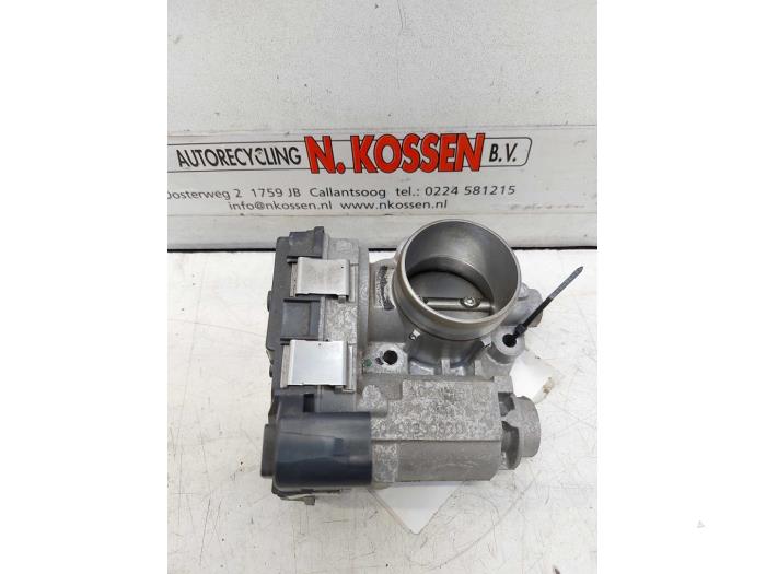Throttle body from a Volkswagen Up! (121) 1.0 12V 60 2016